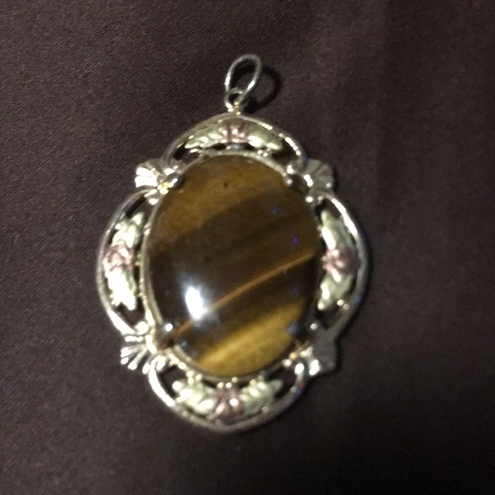 Black Hills tri-gold beautiful Tigers Eye pendant
